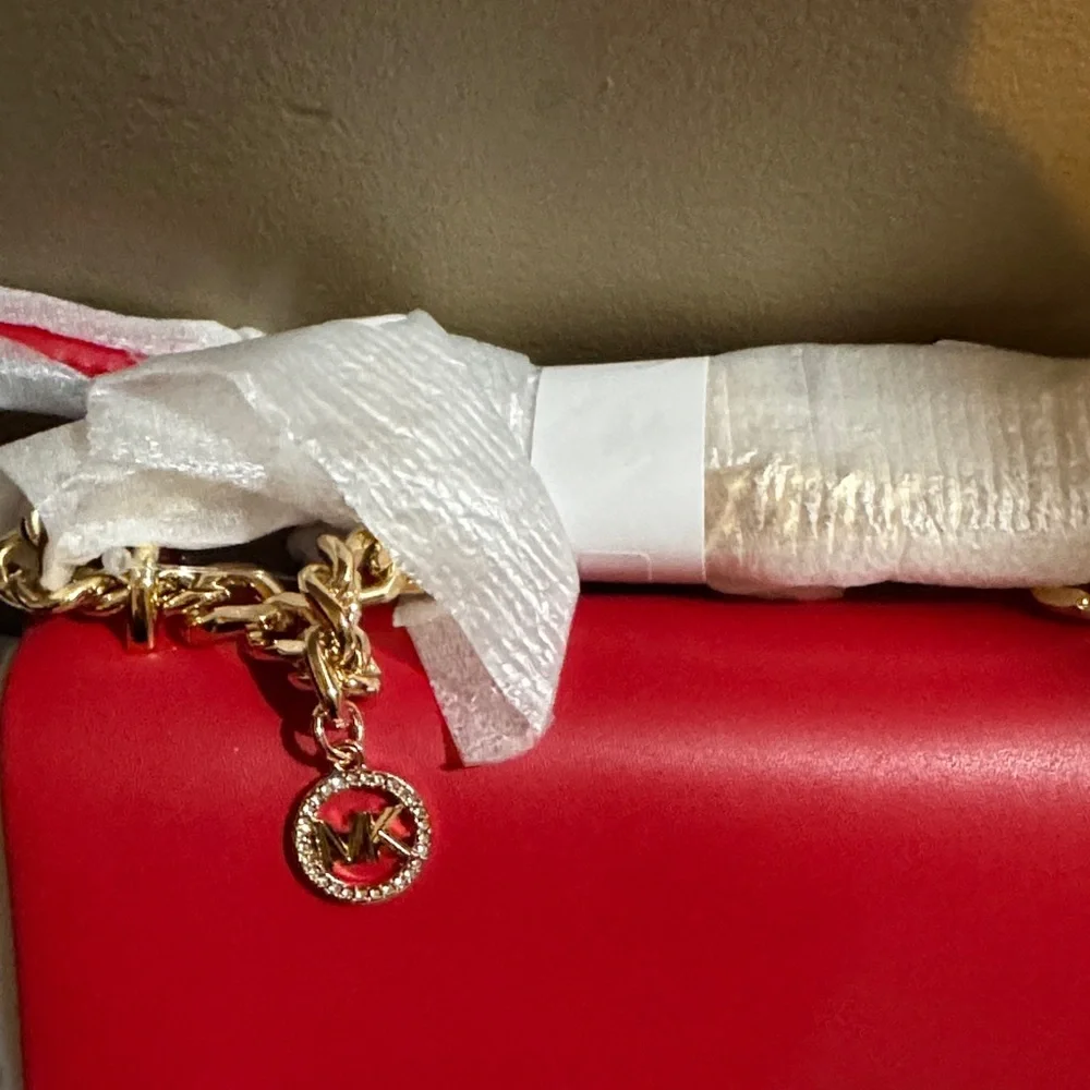 NWT Michael Kors Bright Red Crossbody/Shoulder Bag With Beautiful Gold Charms - Picture 3 of 16